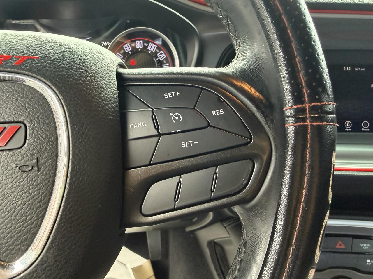 Dodge Challenger SXT RWD 2020