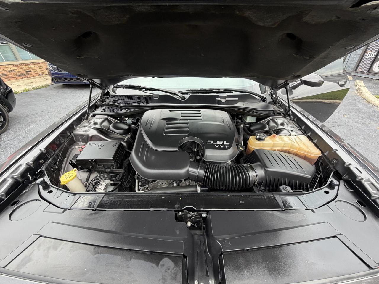Dodge Challenger SXT RWD 2020