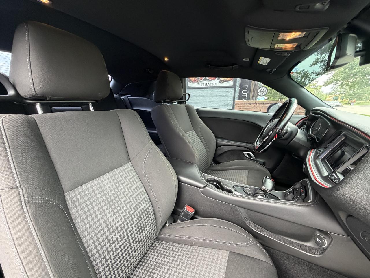 Dodge Challenger SXT RWD 2020