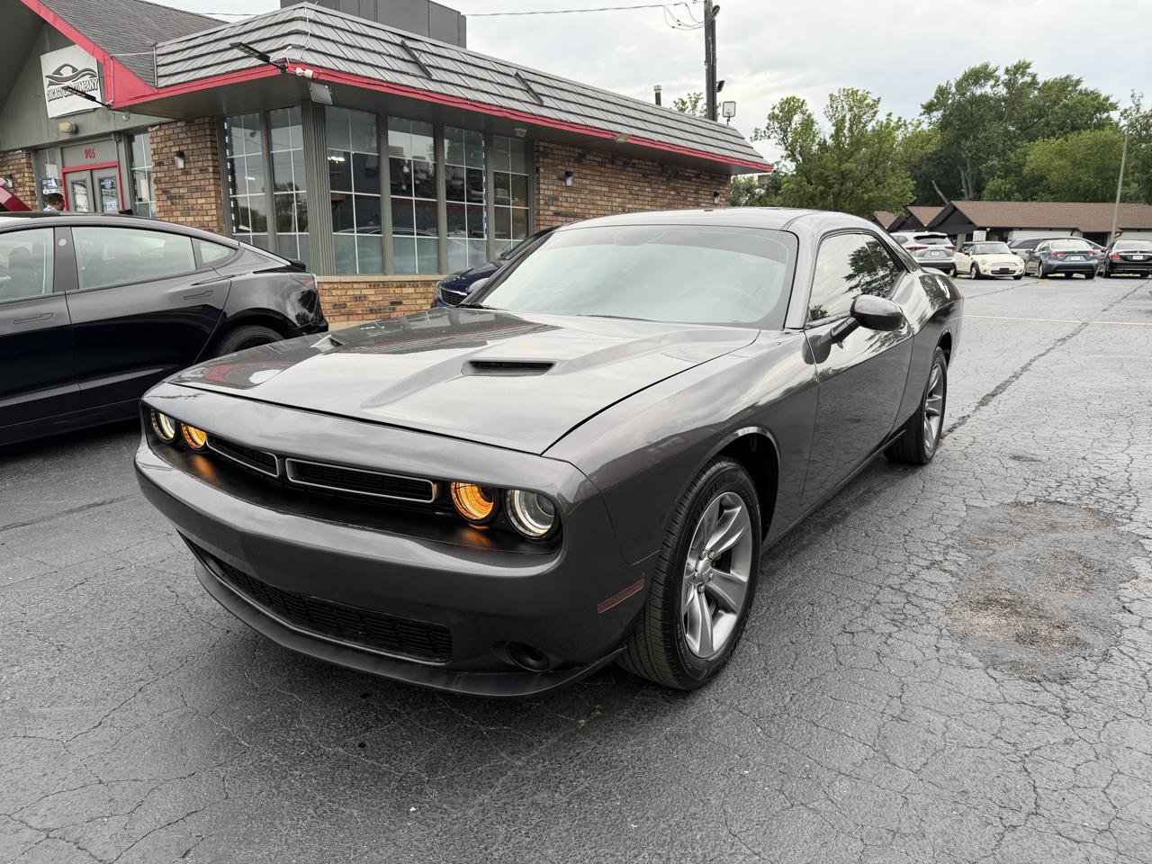 Dodge Challenger SXT RWD 2020