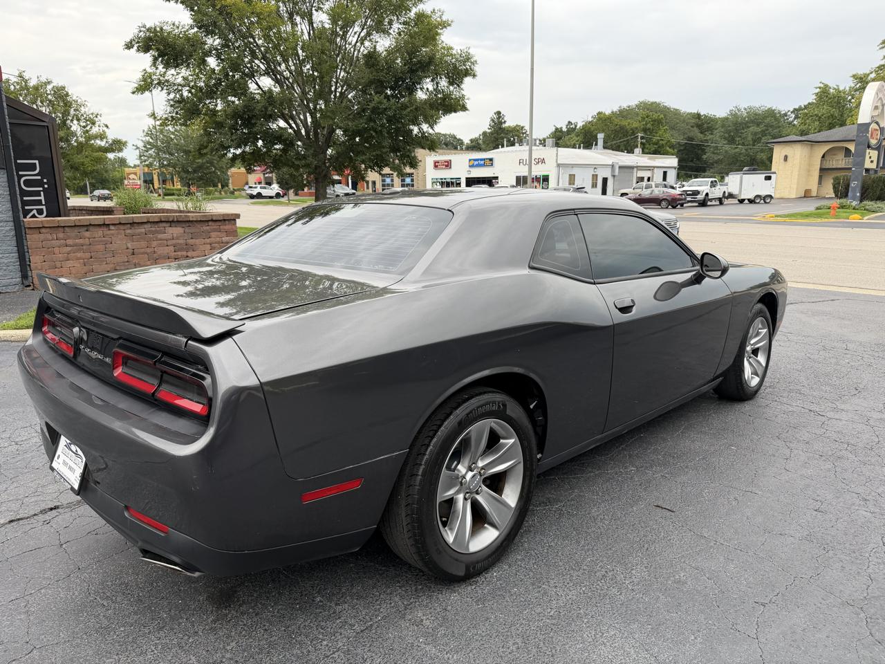 Dodge Challenger SXT RWD 2020
