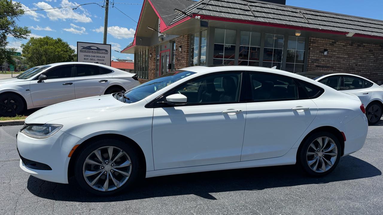 Chrysler 200 4dr Sdn S FWD 2015