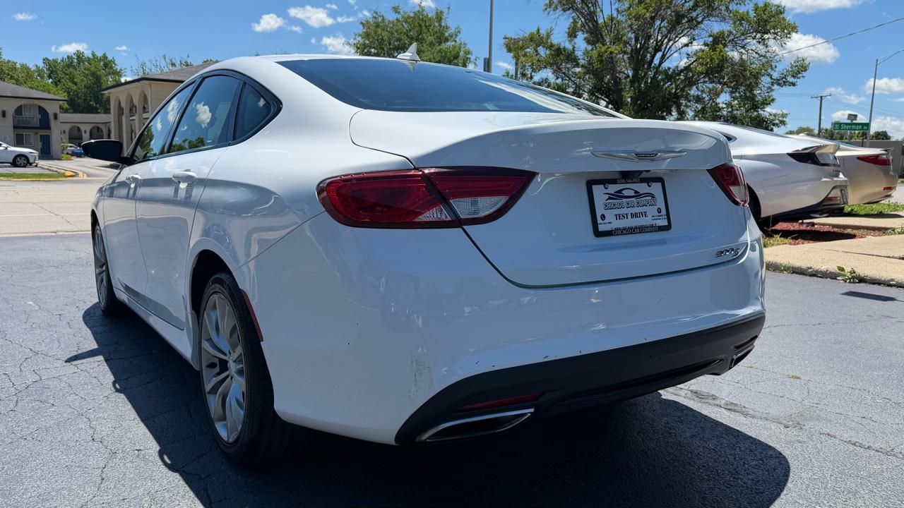 Chrysler 200 4dr Sdn S FWD 2015