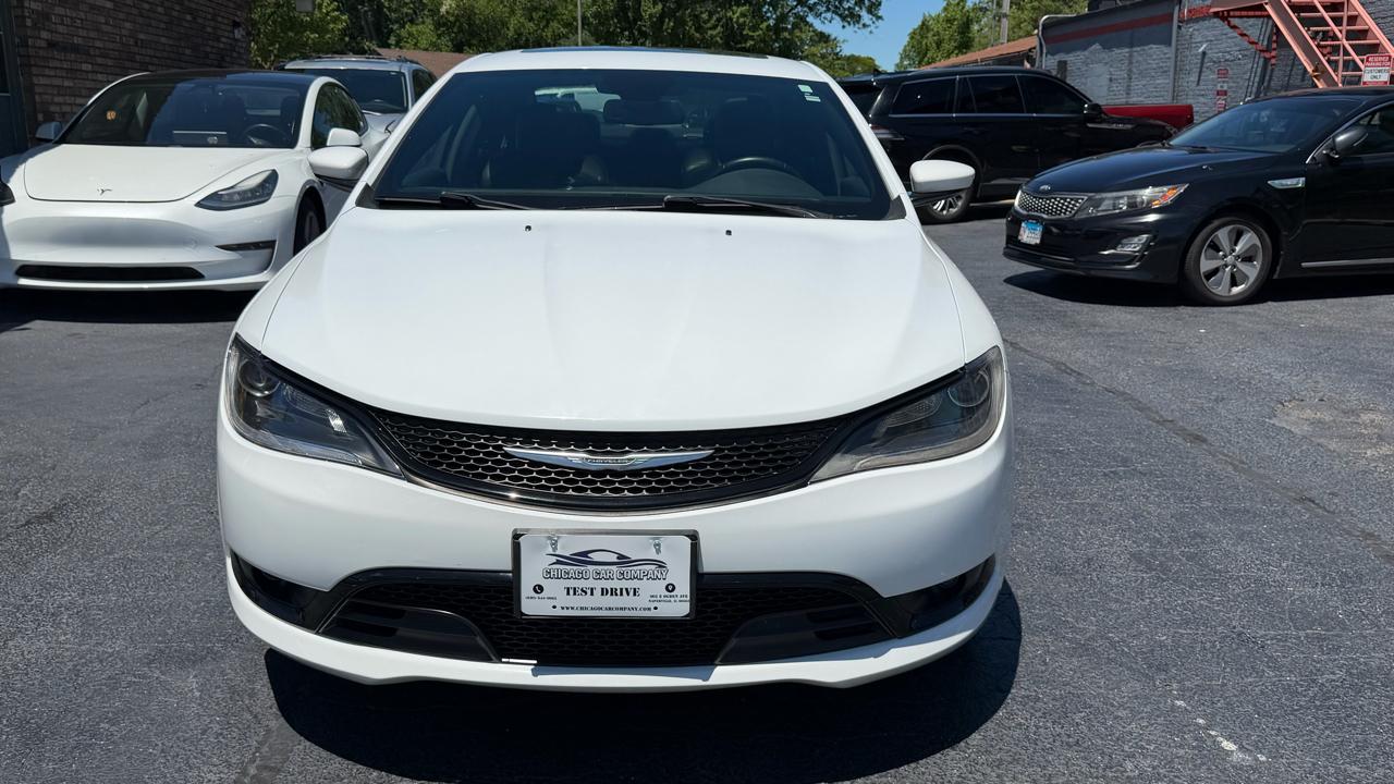 Chrysler 200 4dr Sdn S FWD 2015