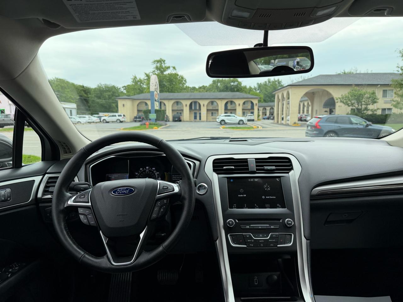 Ford Fusion SE FWD 2017