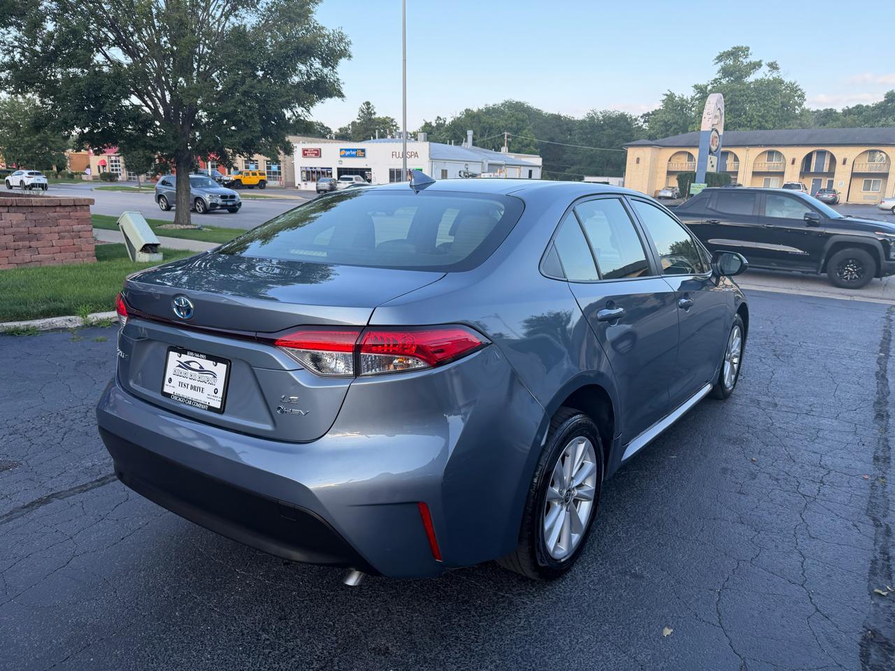 Toyota Corolla Hybrid LE FWD (Natl) 2025