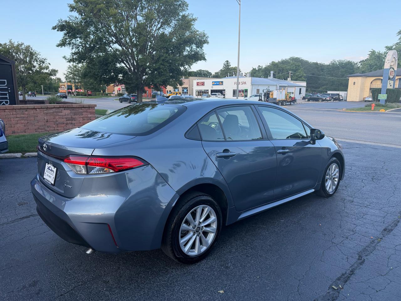 Toyota Corolla Hybrid LE FWD (Natl) 2025