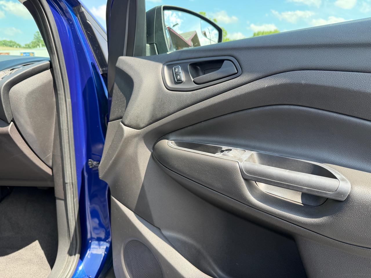 Ford Escape FWD 4dr S 2015