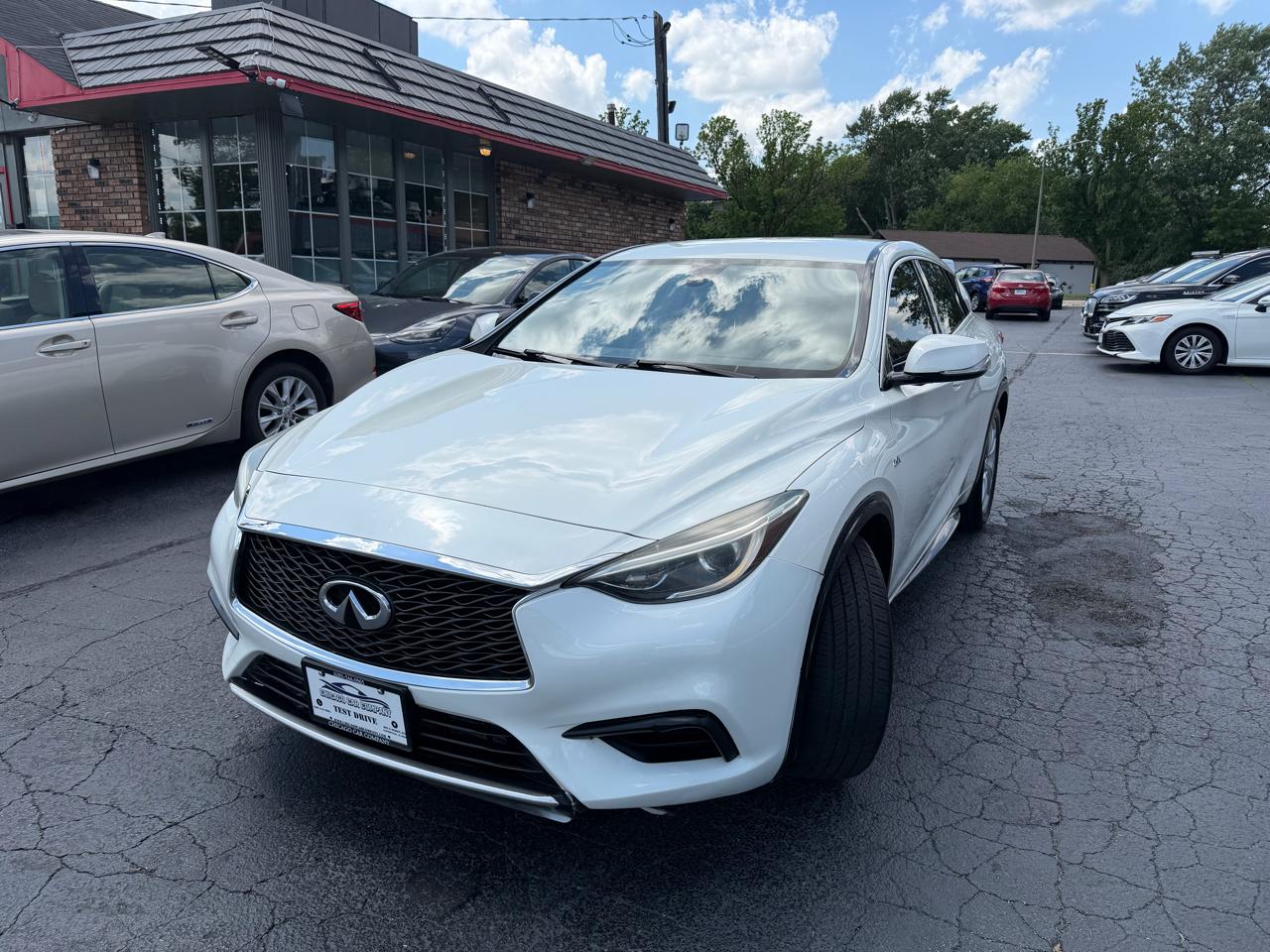 Infiniti QX30 Luxury FWD 2018