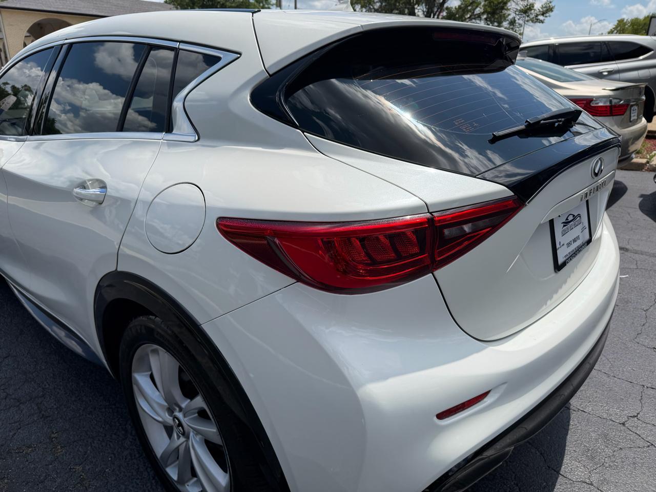 Infiniti QX30 Luxury FWD 2018