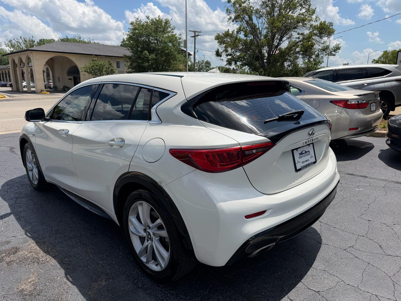 Infiniti QX30 Luxury FWD 2018