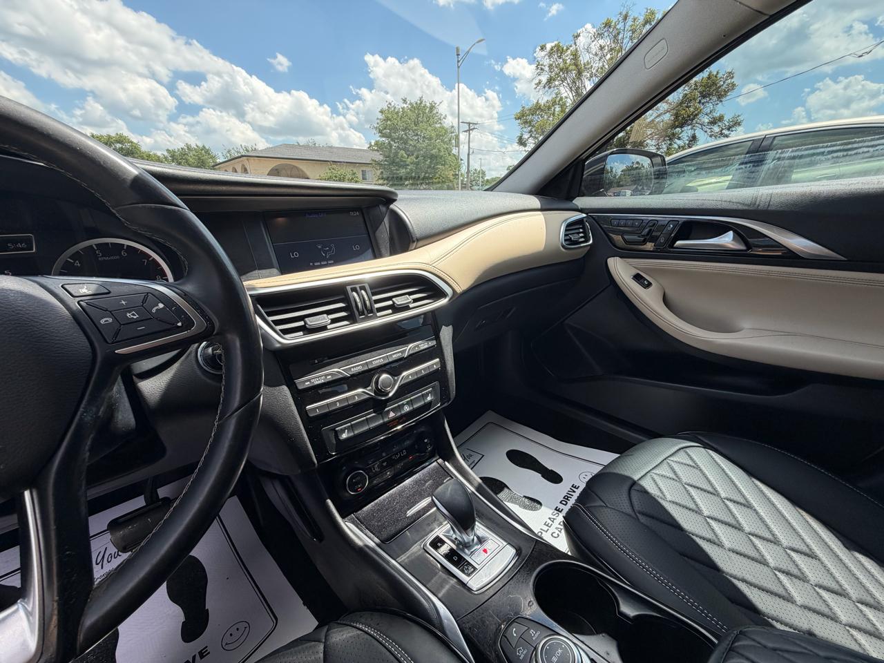 Infiniti QX30 Luxury FWD 2018