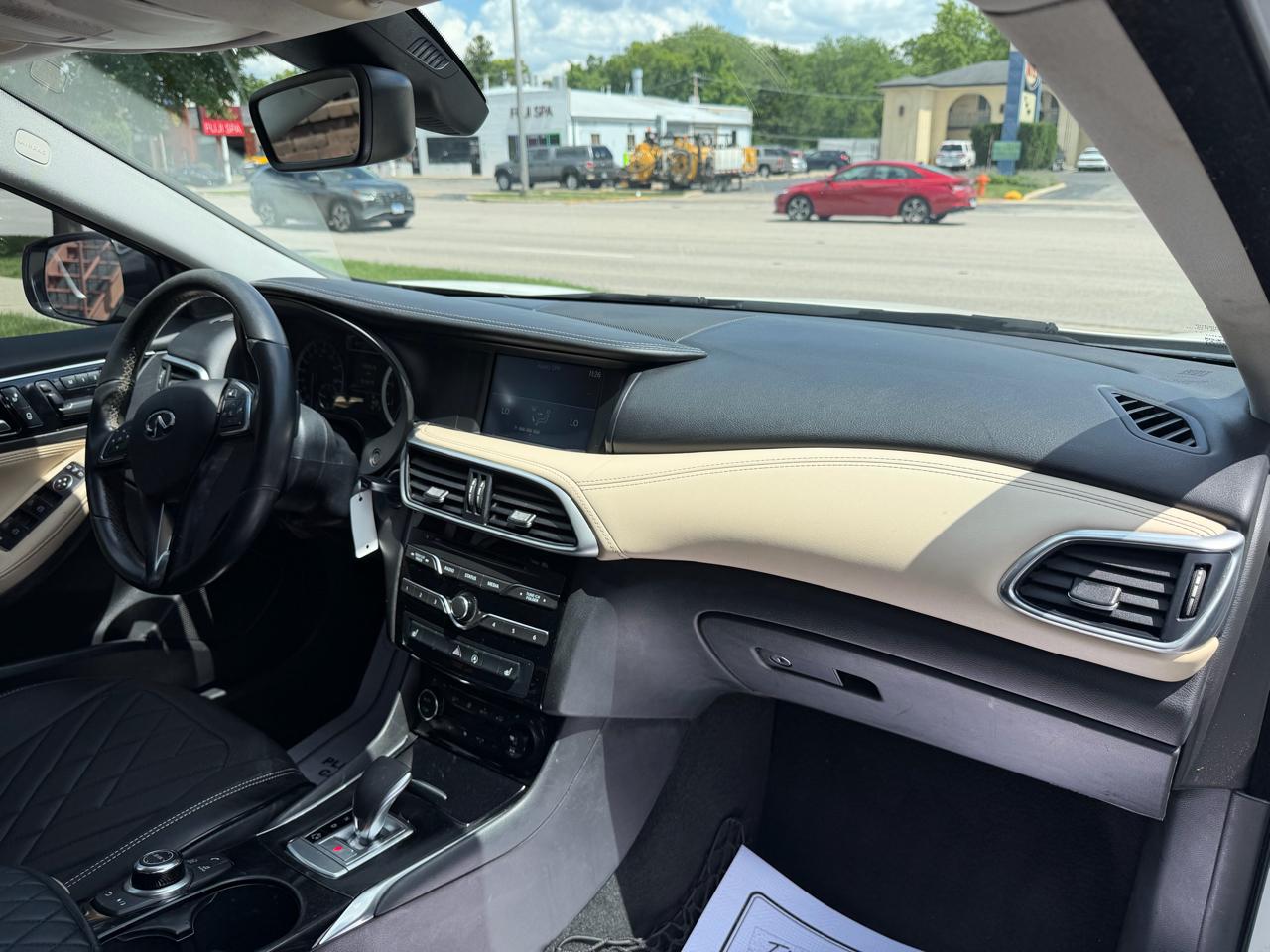 Infiniti QX30 Luxury FWD 2018