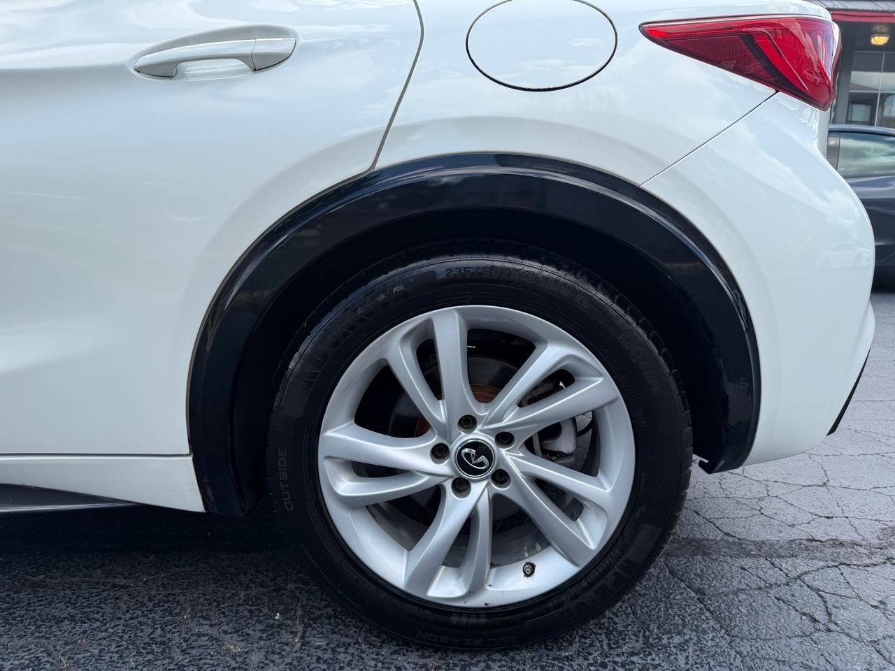 Infiniti QX30 Luxury FWD 2018
