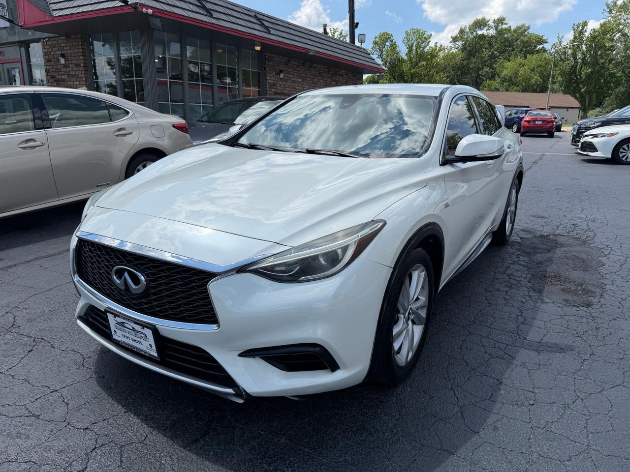 Infiniti QX30 Luxury FWD 2018