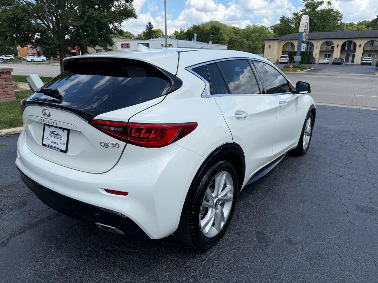 Infiniti QX30 Luxury FWD 2018