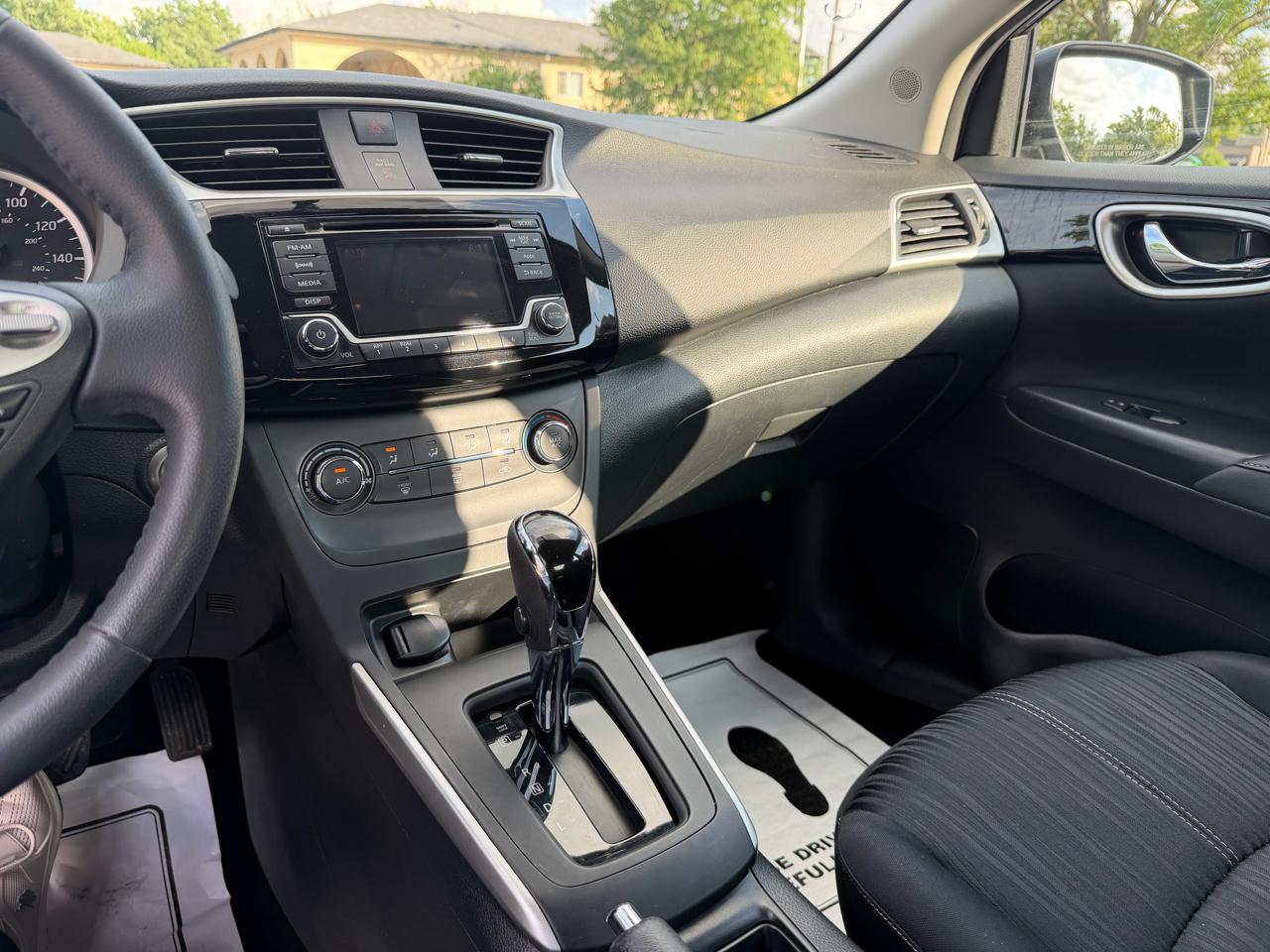 Nissan Sentra SV CVT 2017