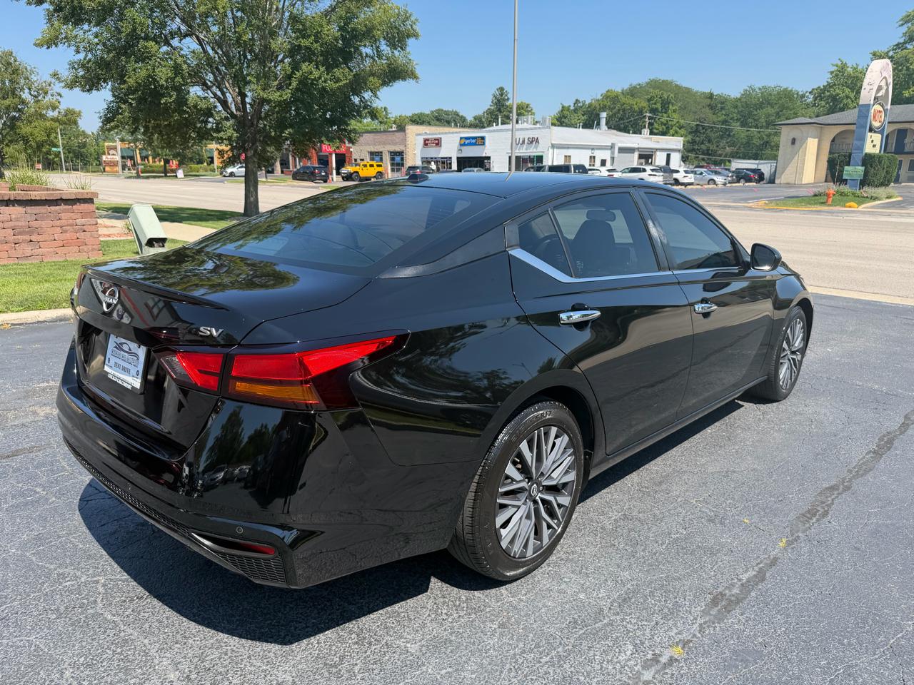 Nissan Altima 2.5 SV Sedan 2023