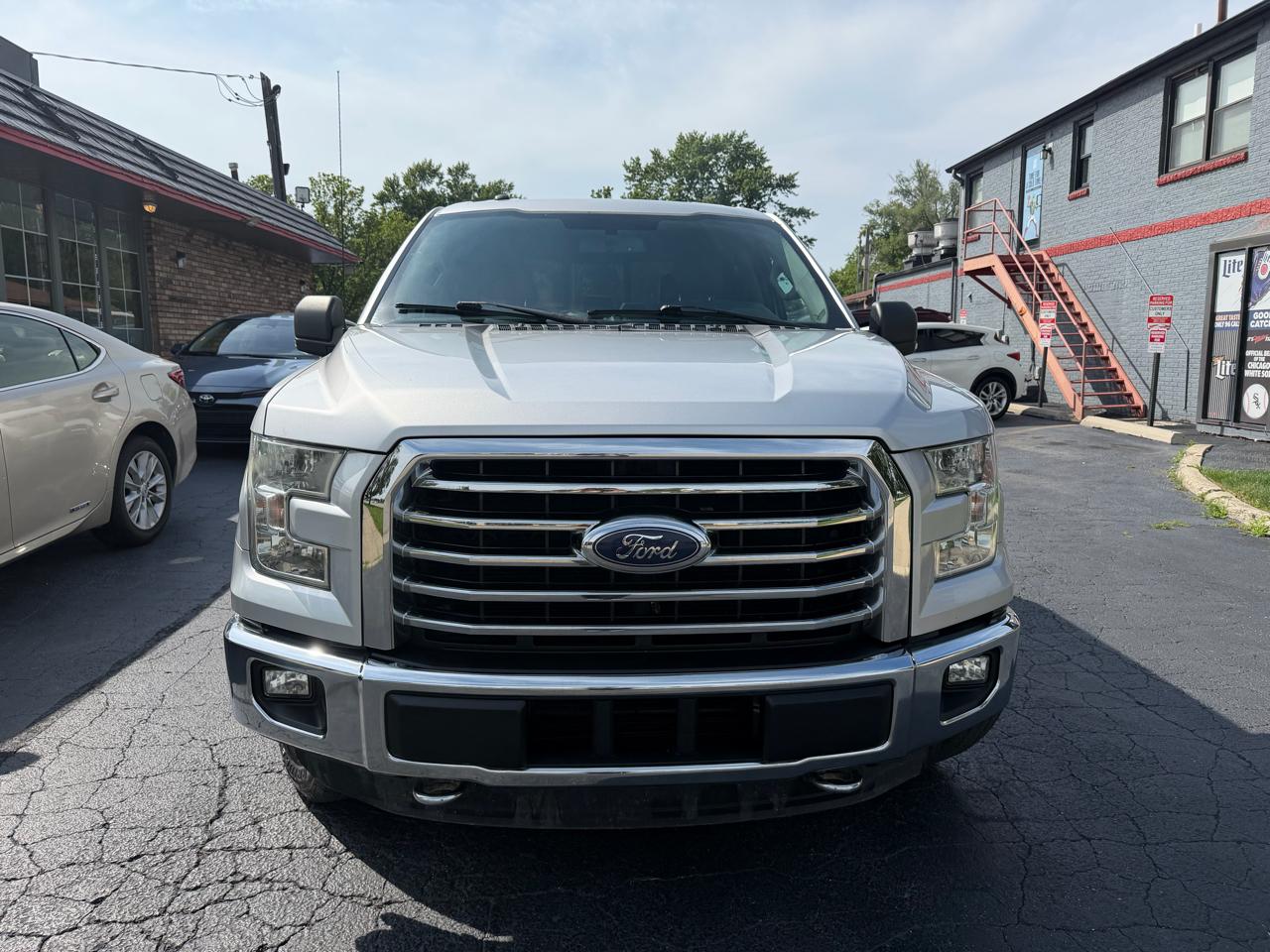 Ford F-150 4WD SuperCrew 145" Lariat 2016