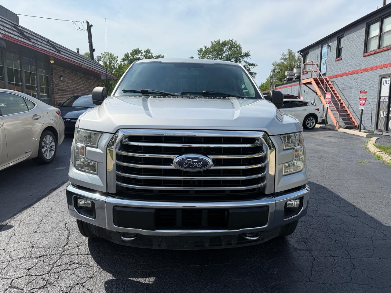 Ford F-150 4WD SuperCrew 145" Lariat 2016