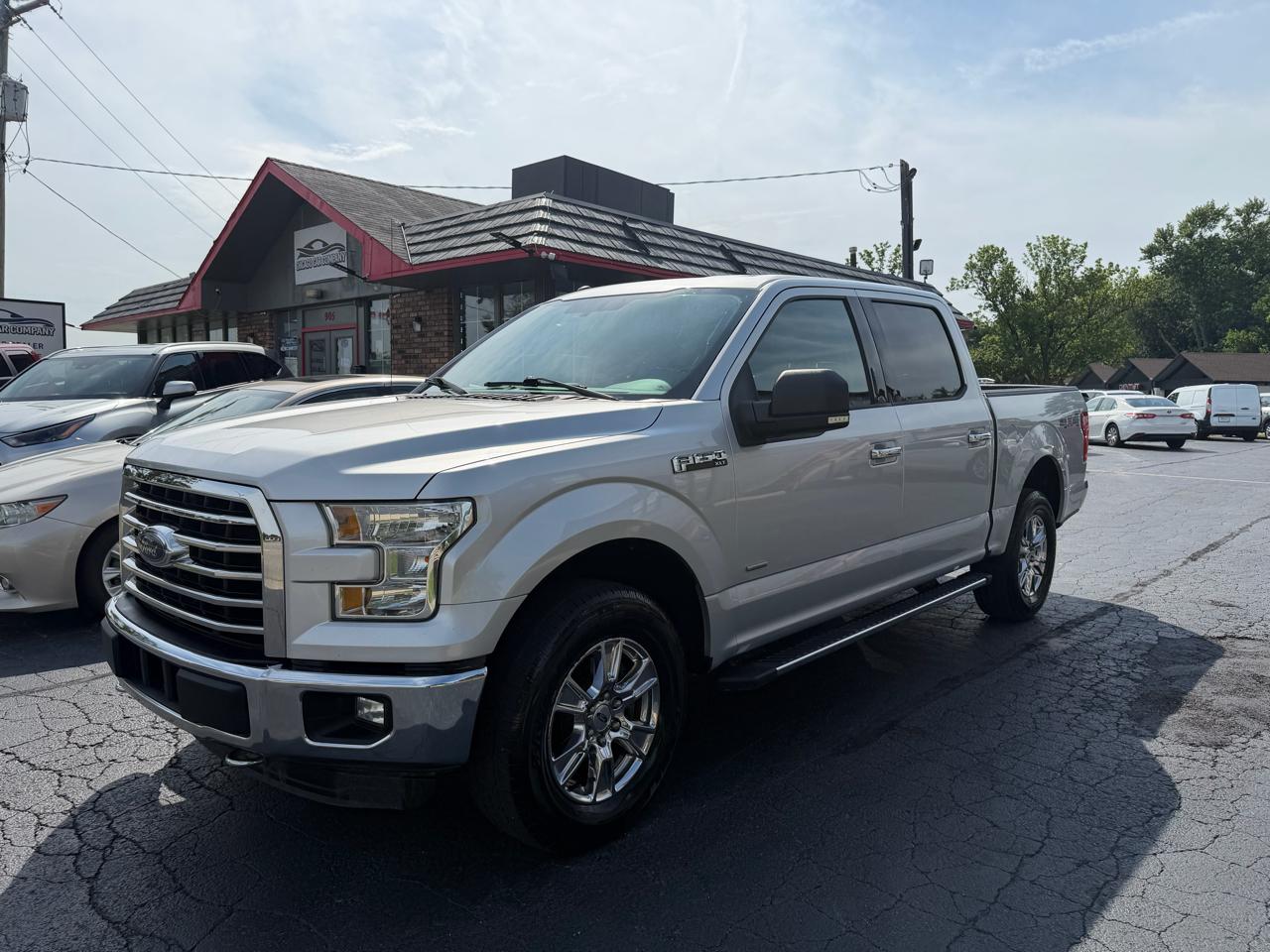 Ford F-150 4WD SuperCrew 145" Lariat 2016