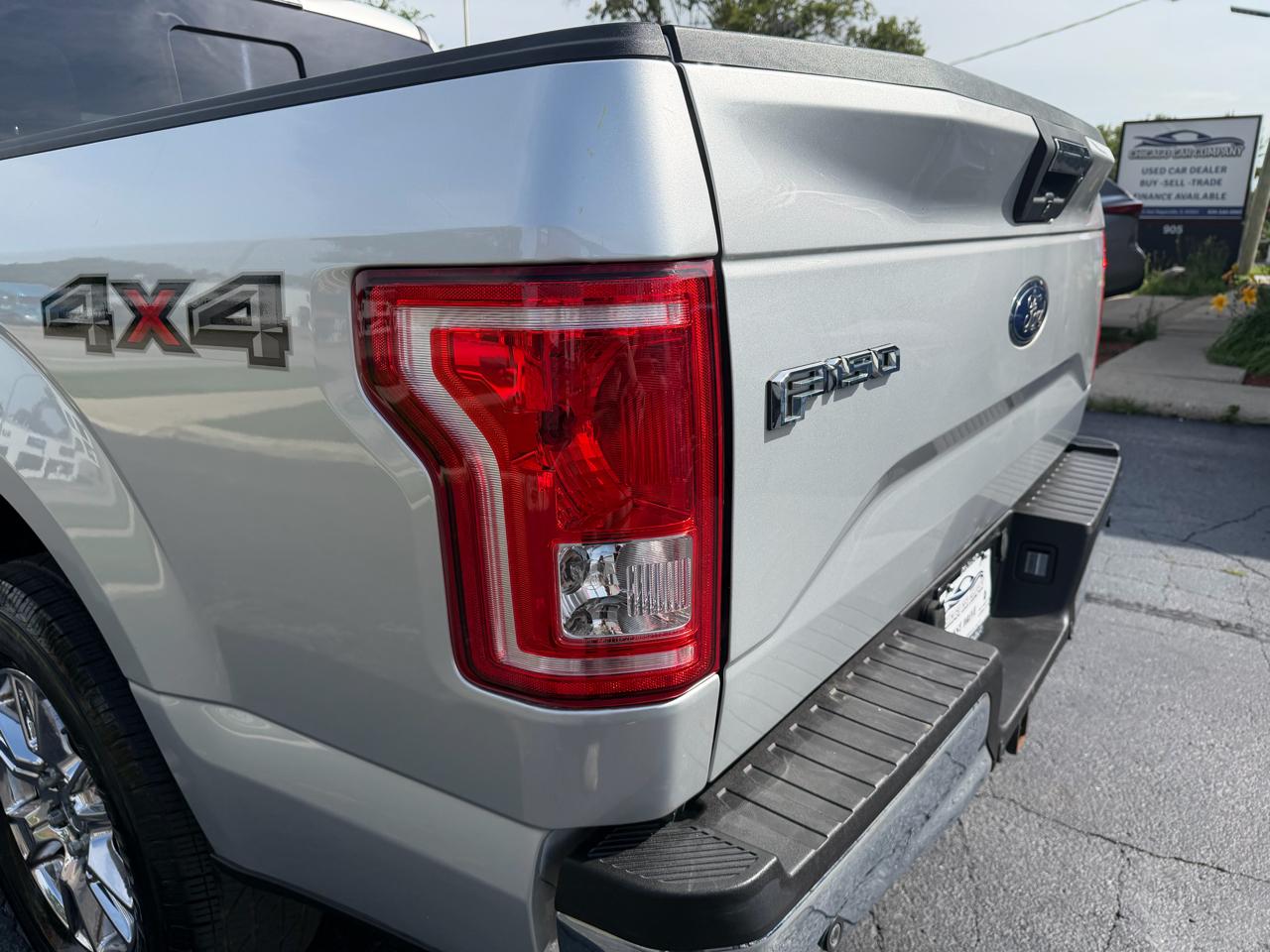 Ford F-150 4WD SuperCrew 145" Lariat 2016