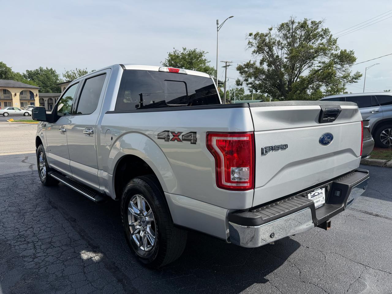 Ford F-150 4WD SuperCrew 145" Lariat 2016