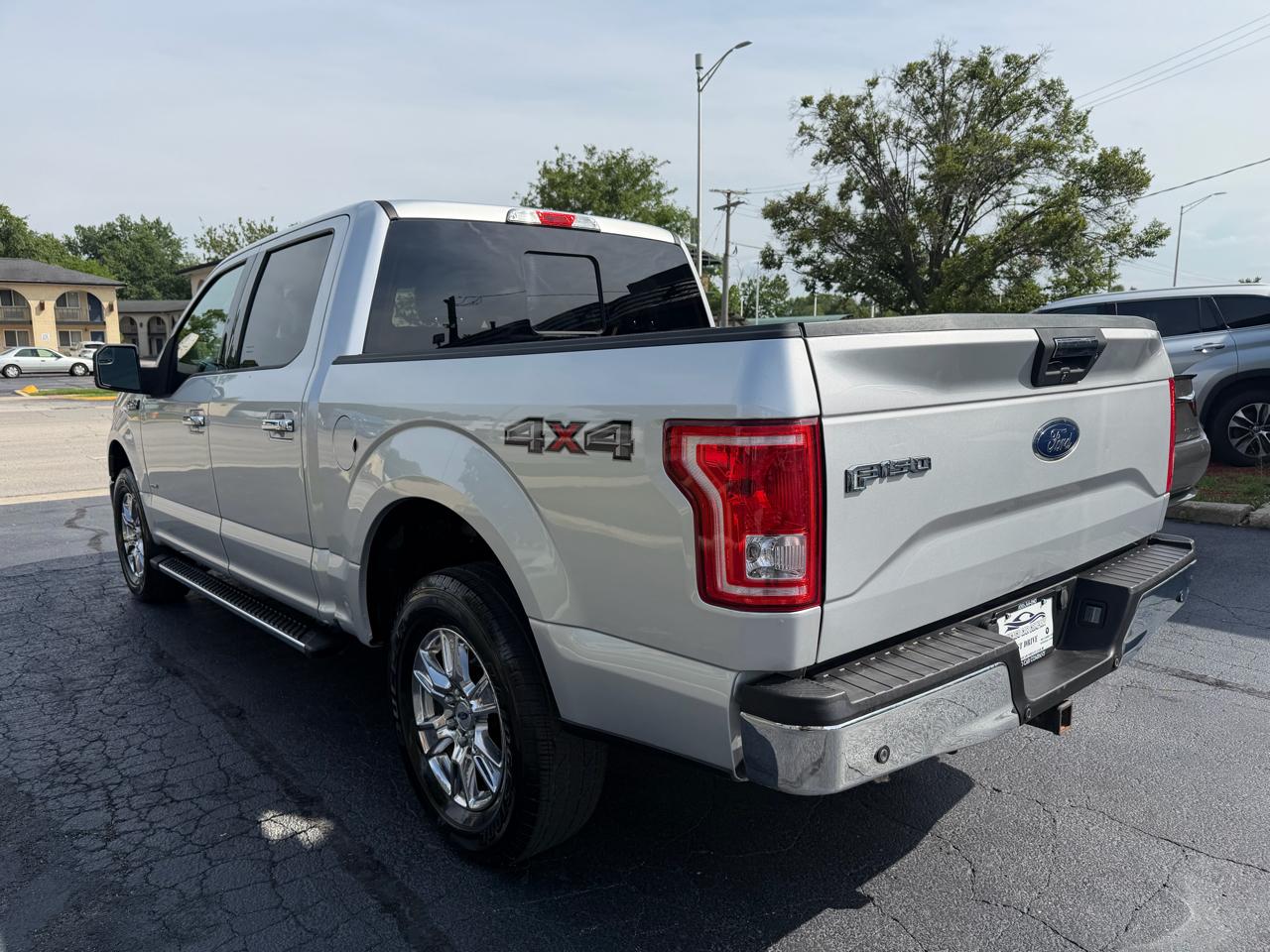 Ford F-150 4WD SuperCrew 145" Lariat 2016