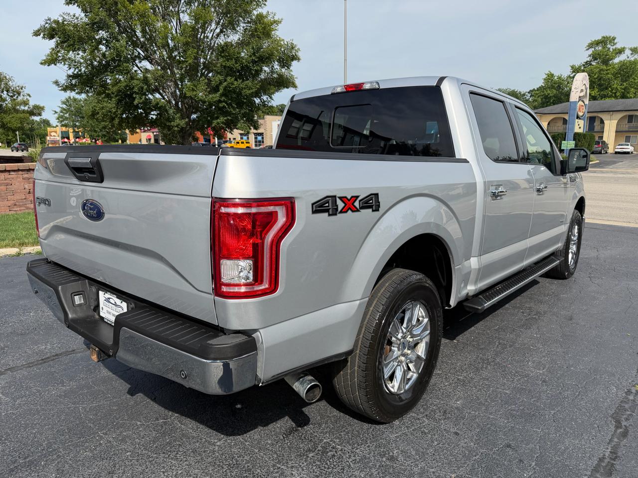 Ford F-150 4WD SuperCrew 145" Lariat 2016