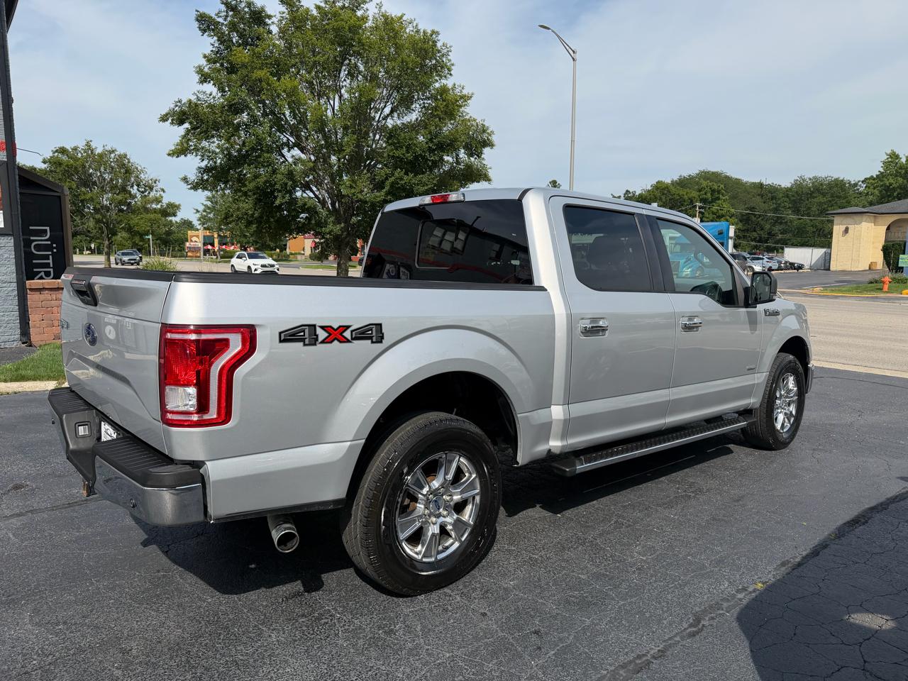 Ford F-150 4WD SuperCrew 145" Lariat 2016