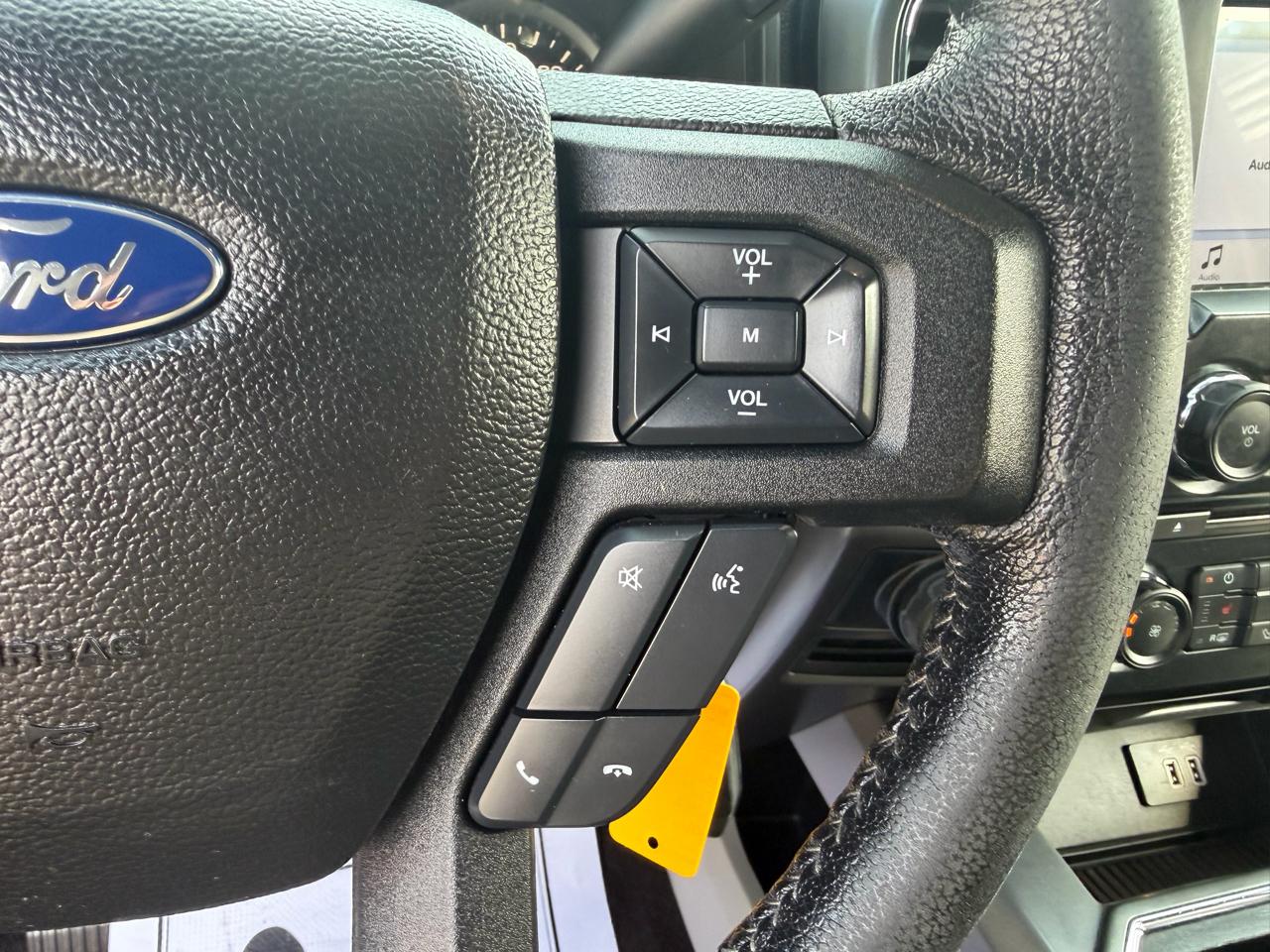 Ford F-150 4WD SuperCrew 145" Lariat 2016