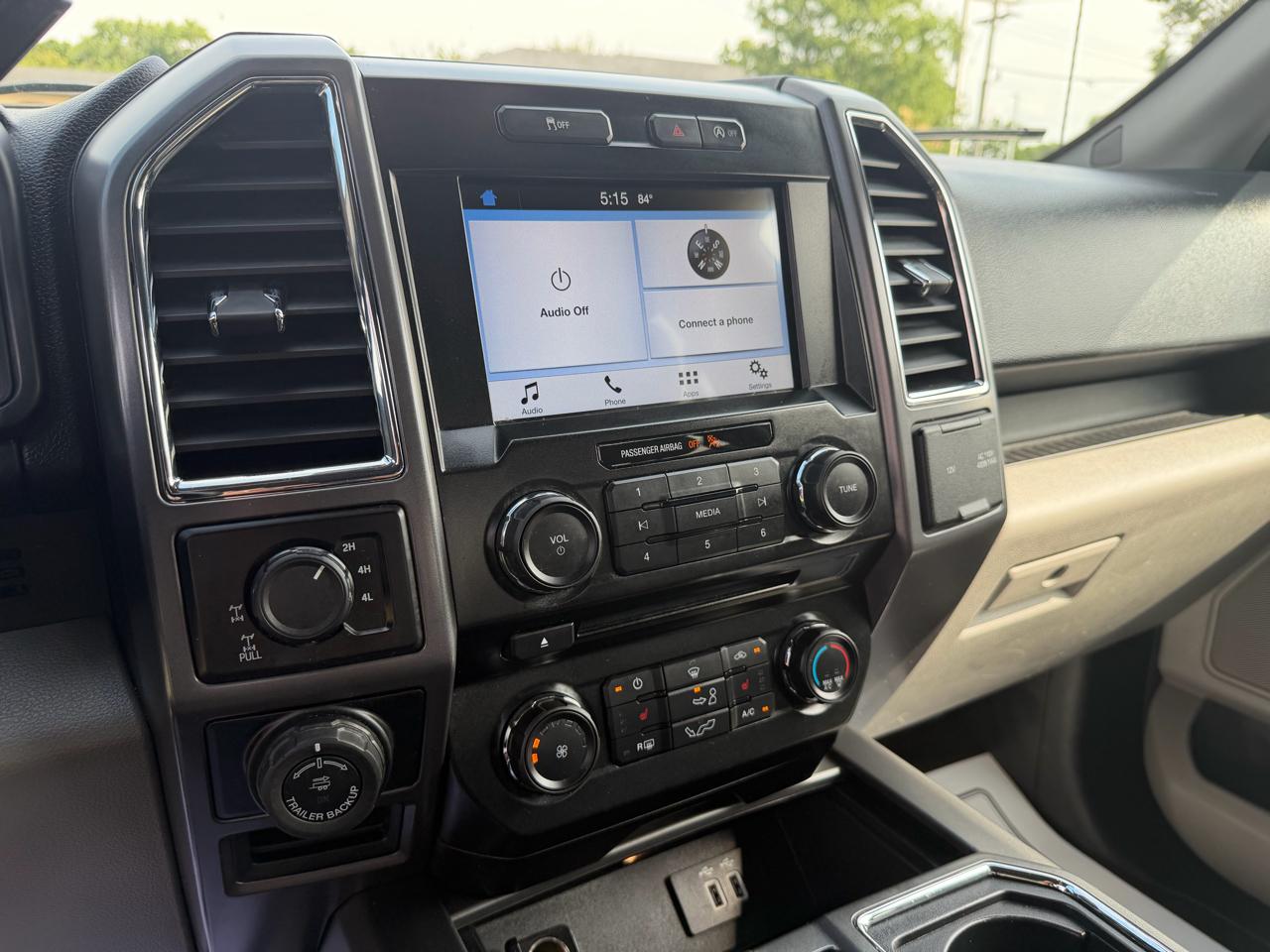 Ford F-150 4WD SuperCrew 145" Lariat 2016
