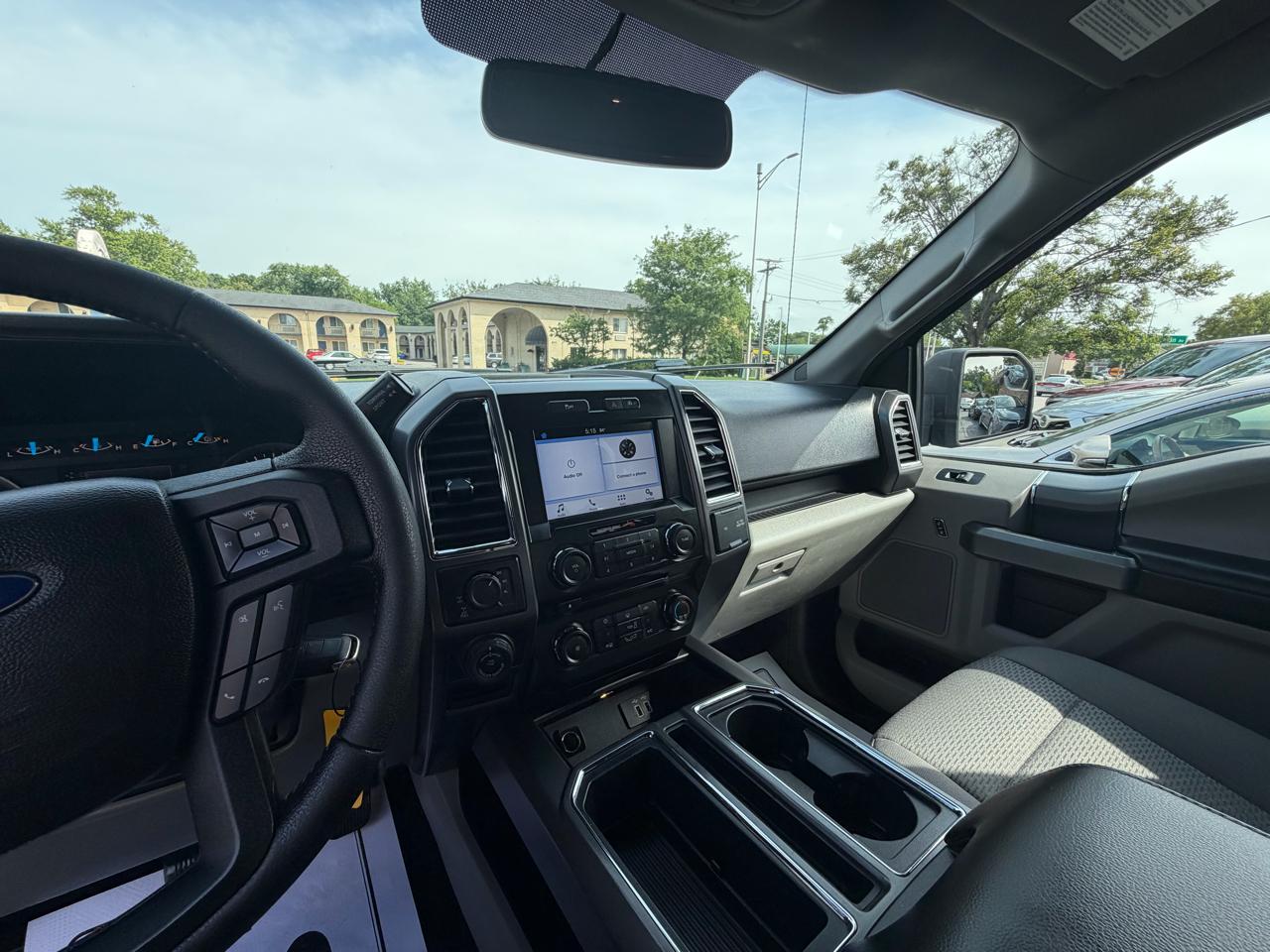 Ford F-150 4WD SuperCrew 145" Lariat 2016