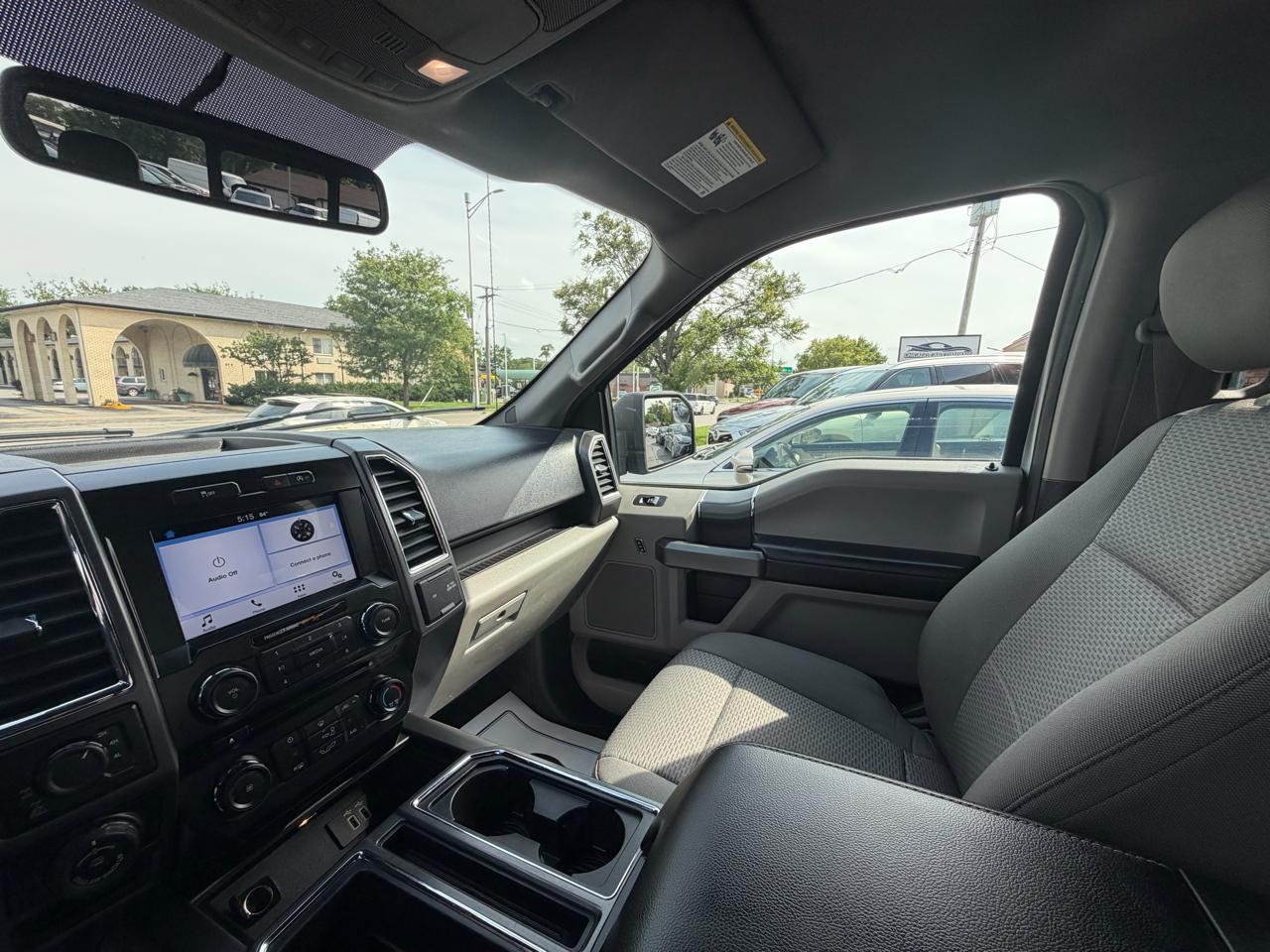 Ford F-150 4WD SuperCrew 145" Lariat 2016