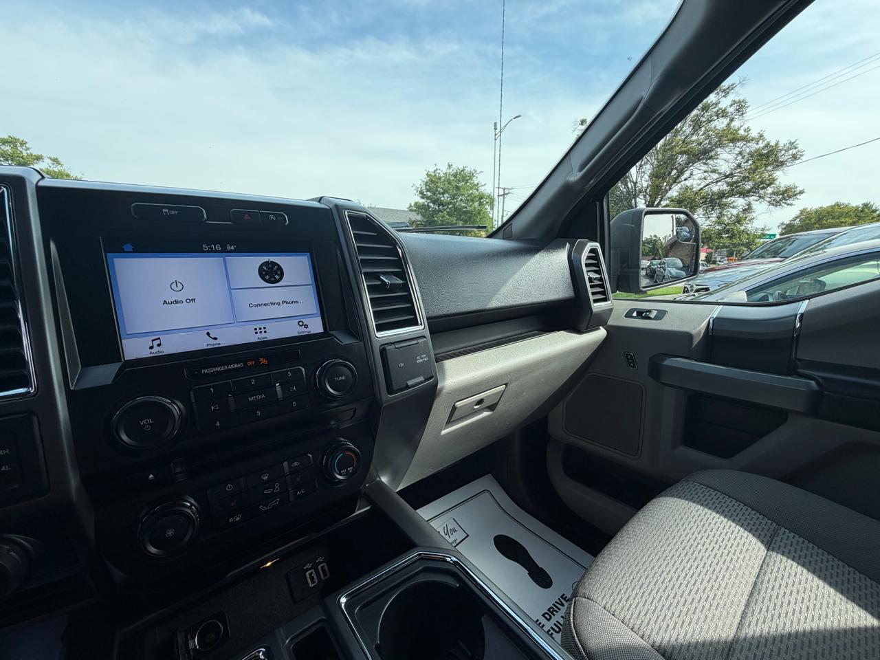 Ford F-150 4WD SuperCrew 145" Lariat 2016