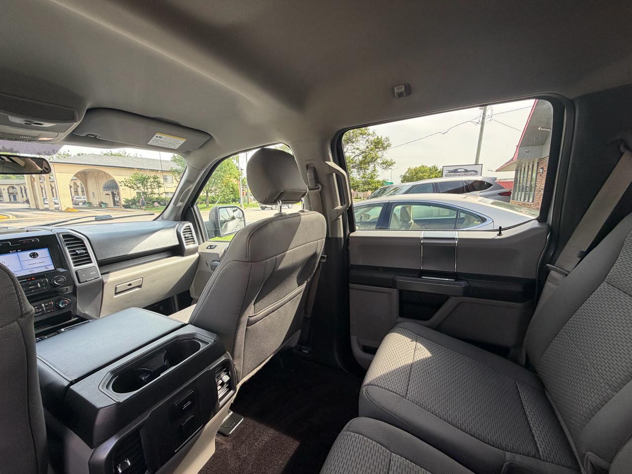 Ford F-150 4WD SuperCrew 145" Lariat 2016