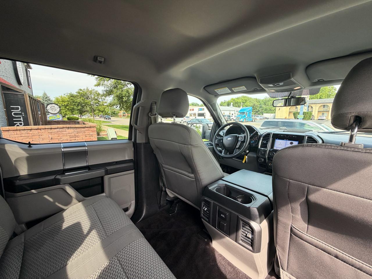 Ford F-150 4WD SuperCrew 145" Lariat 2016