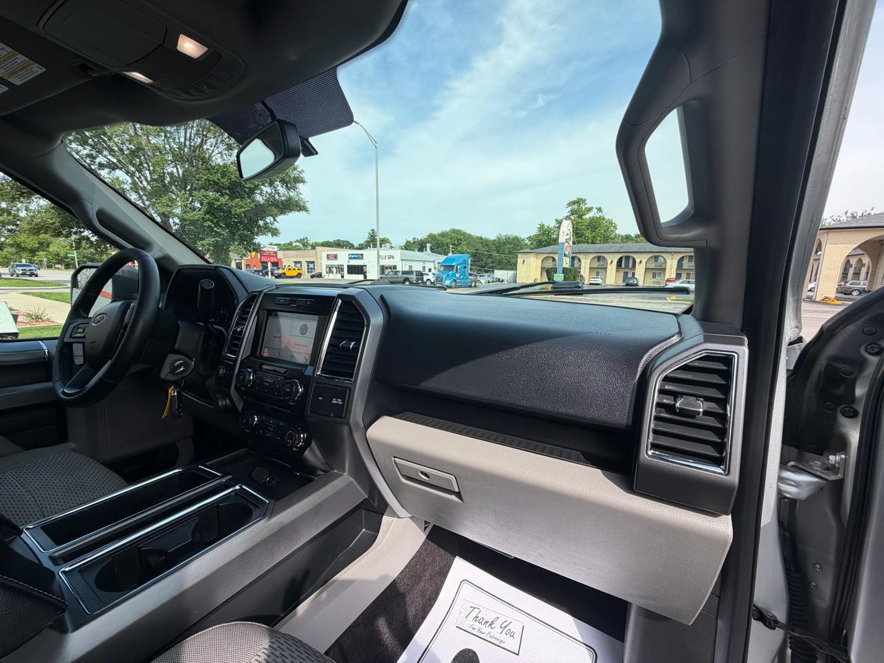 Ford F-150 4WD SuperCrew 145" Lariat 2016