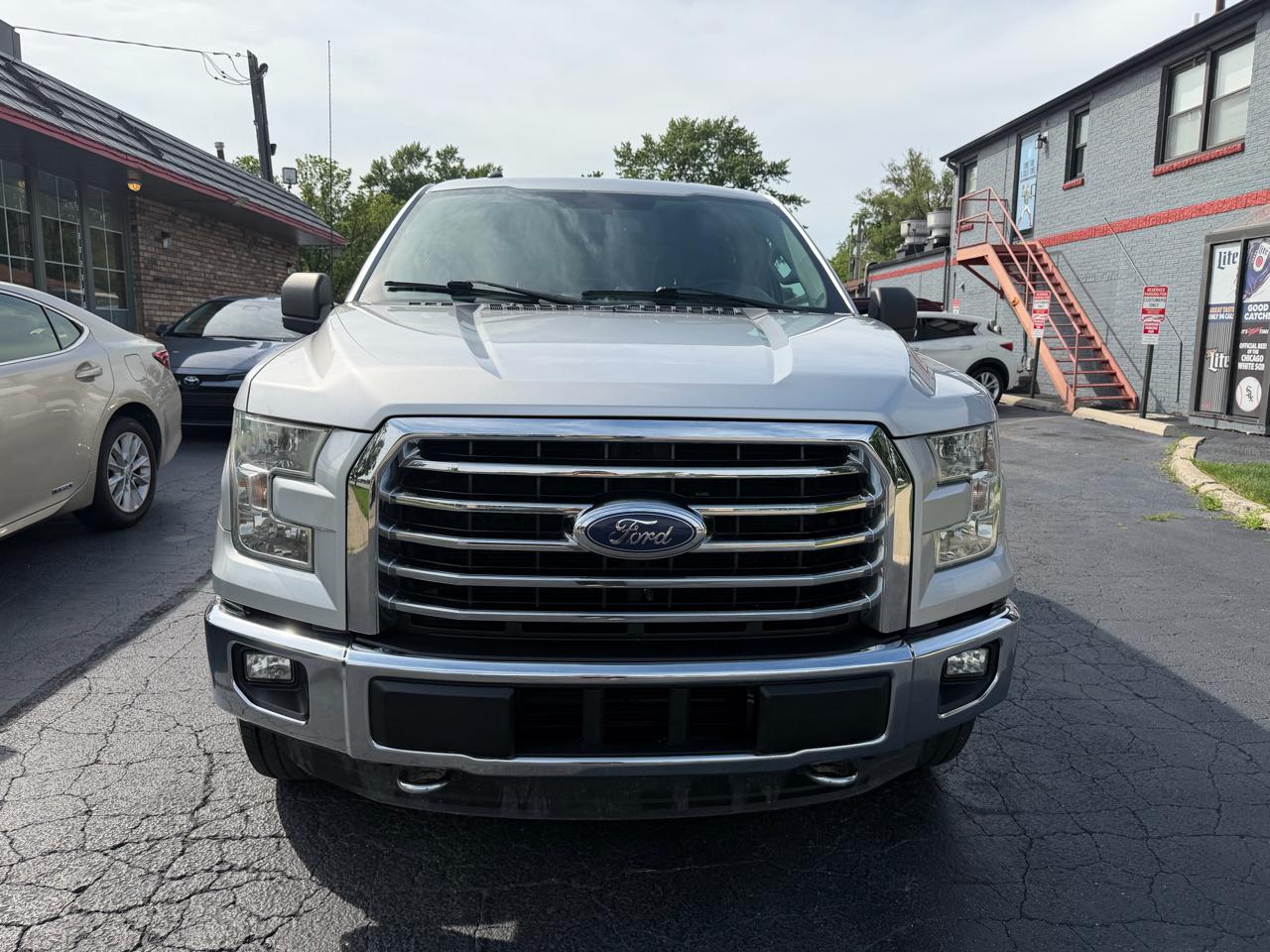 Ford F-150 4WD SuperCrew 145" Lariat 2016