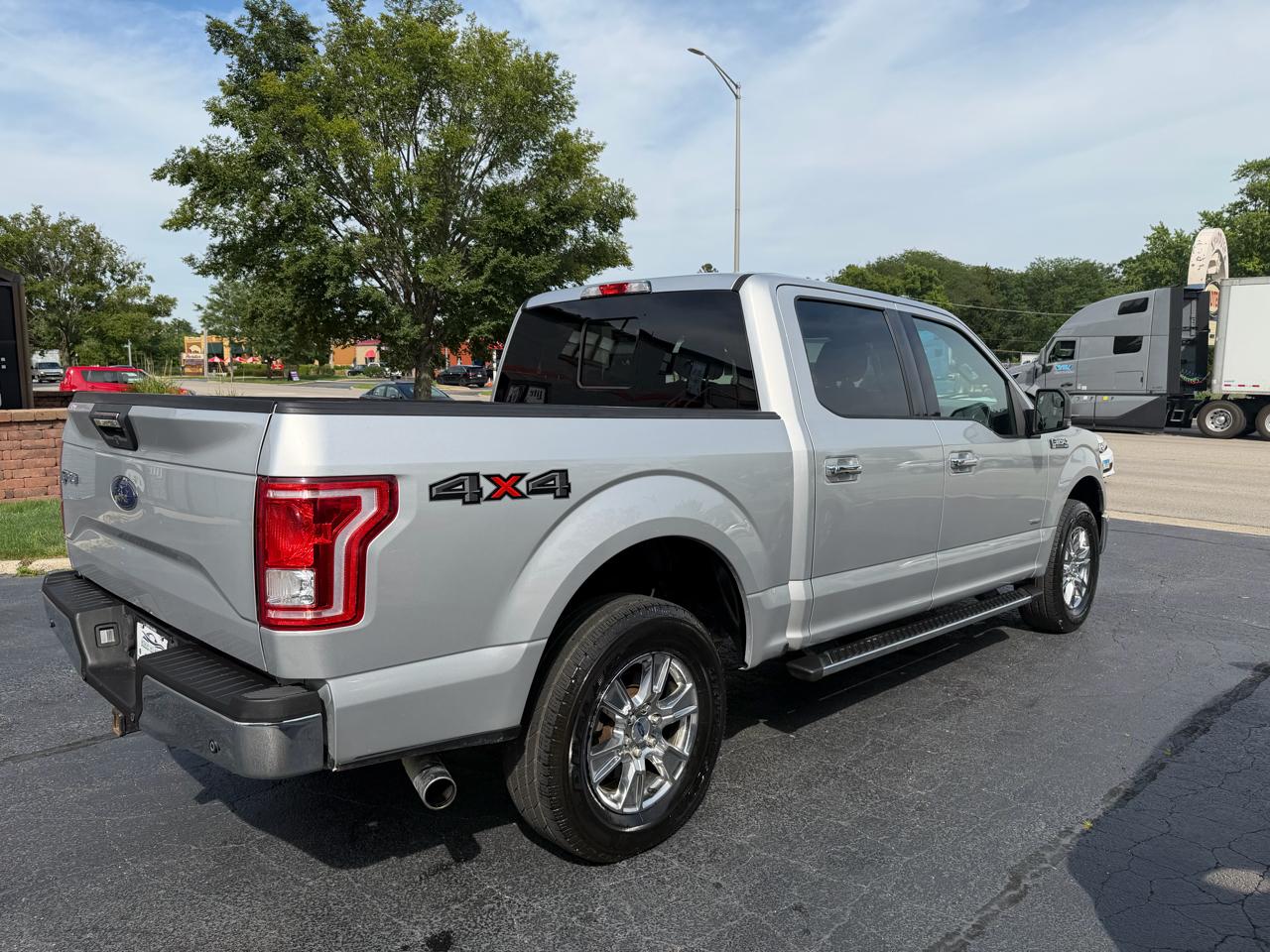 Ford F-150 4WD SuperCrew 145" Lariat 2016