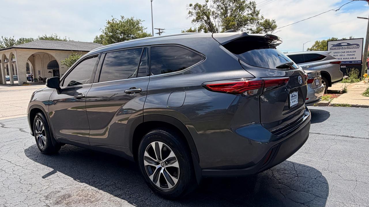 Toyota Highlander Hybrid XLE AWD (Natl) 2022