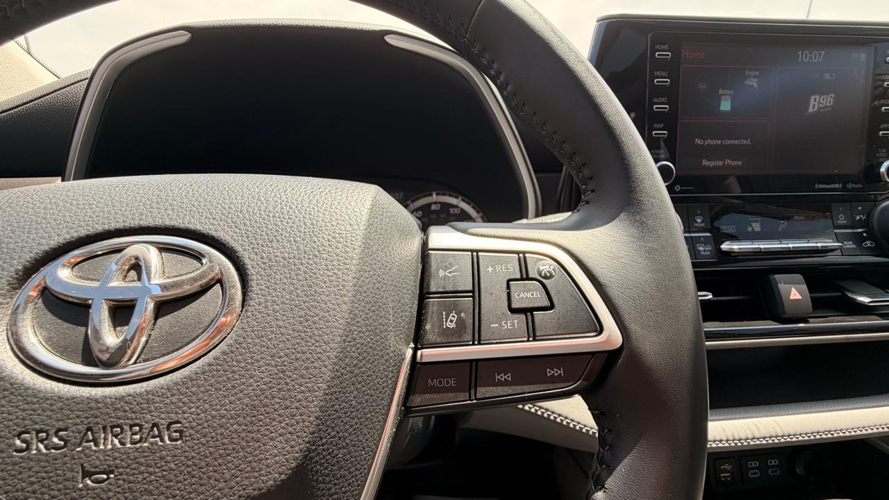 Toyota Highlander Hybrid XLE AWD (Natl) 2022