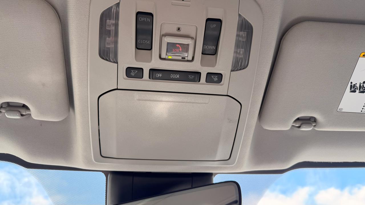 Toyota Highlander Hybrid XLE AWD (Natl) 2022