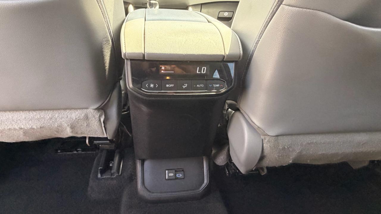 Toyota Highlander Hybrid XLE AWD (Natl) 2022