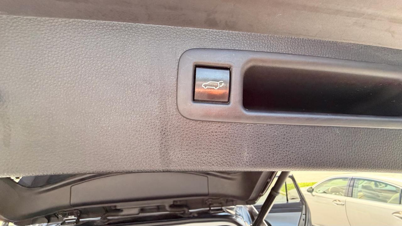 Toyota Highlander Hybrid XLE AWD (Natl) 2022