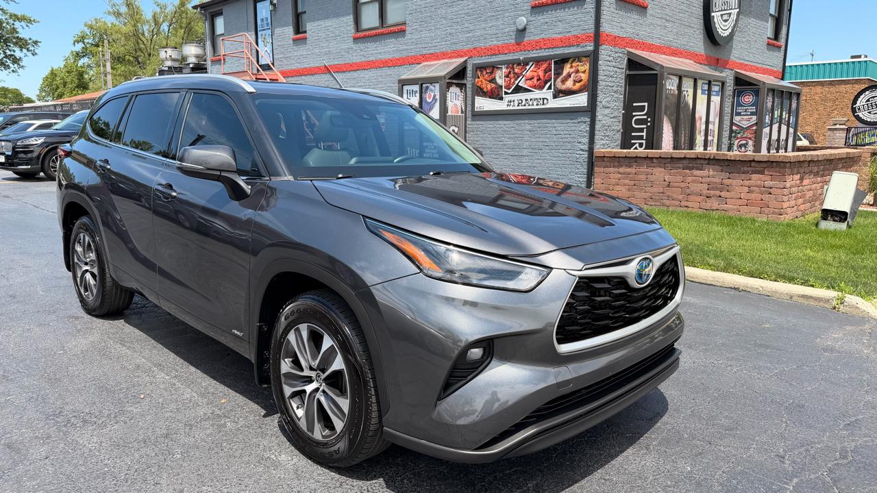 Toyota Highlander Hybrid XLE AWD (Natl) 2022