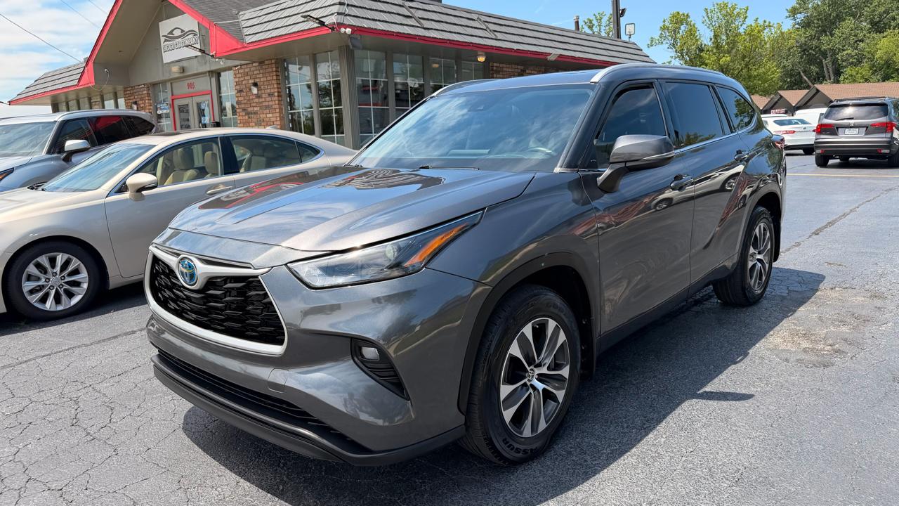 Toyota Highlander Hybrid XLE AWD (Natl) 2022