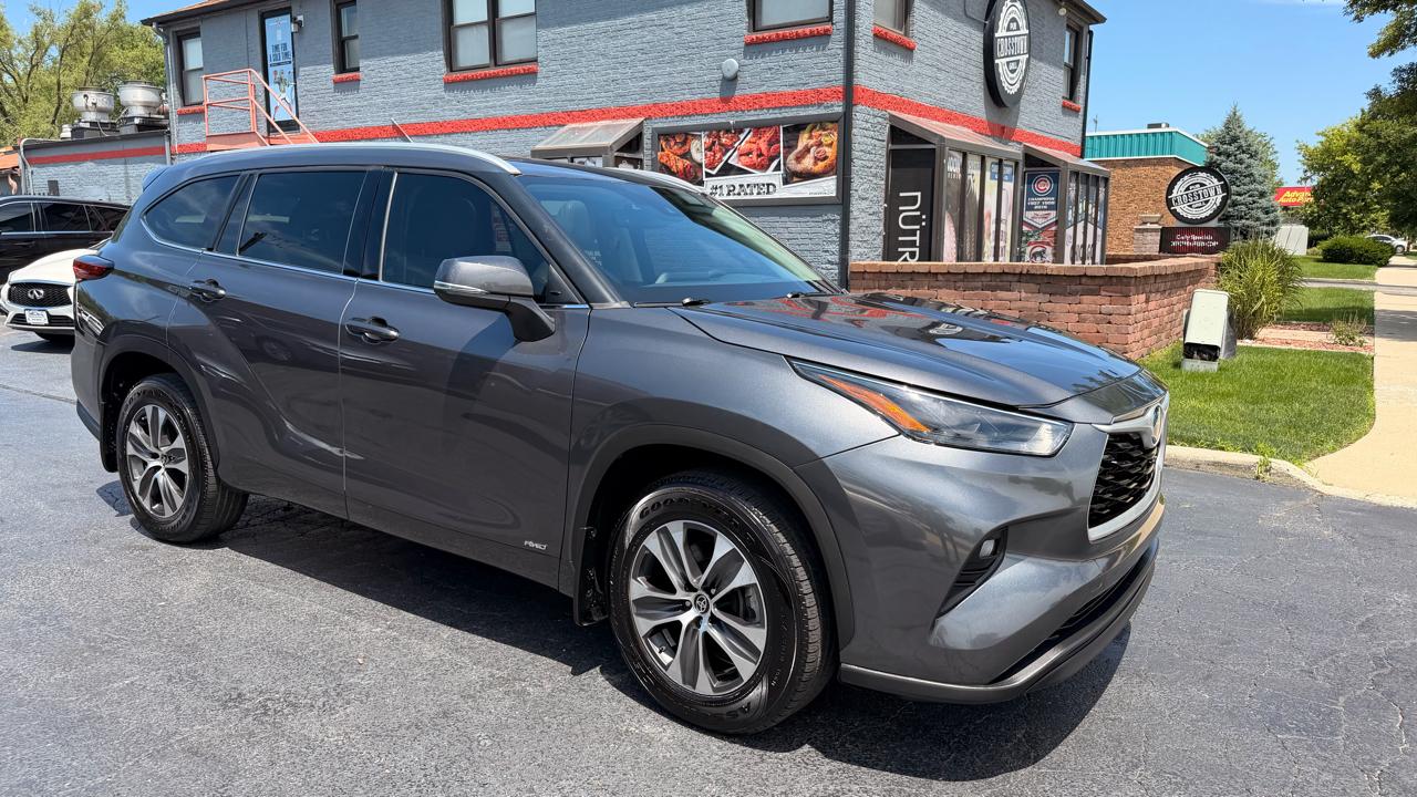 Toyota Highlander Hybrid XLE AWD (Natl) 2022