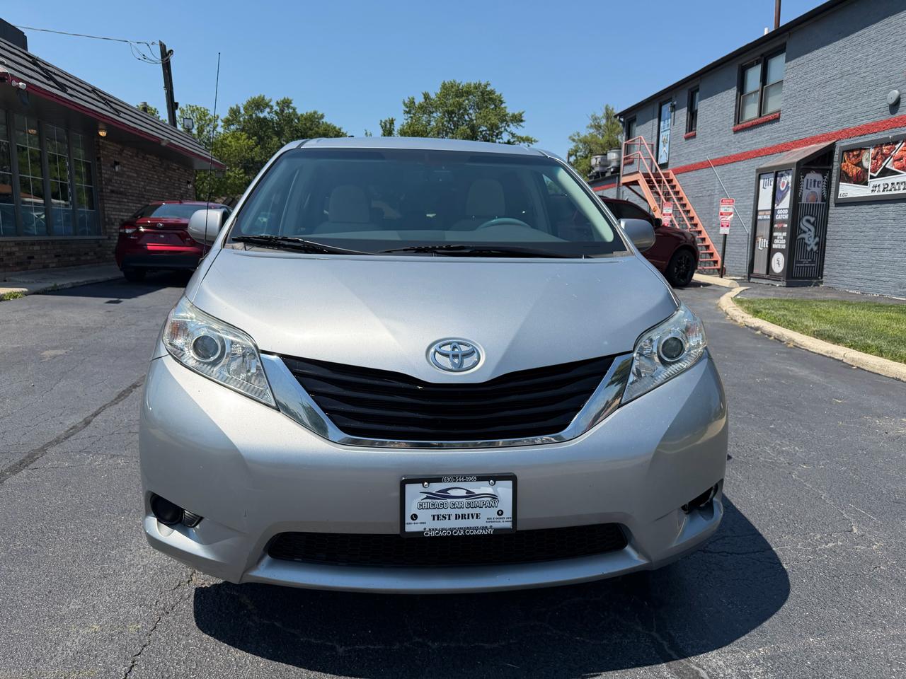 Toyota Sienna 5dr 8-Pass Van V6 LE FWD (Natl) 2014