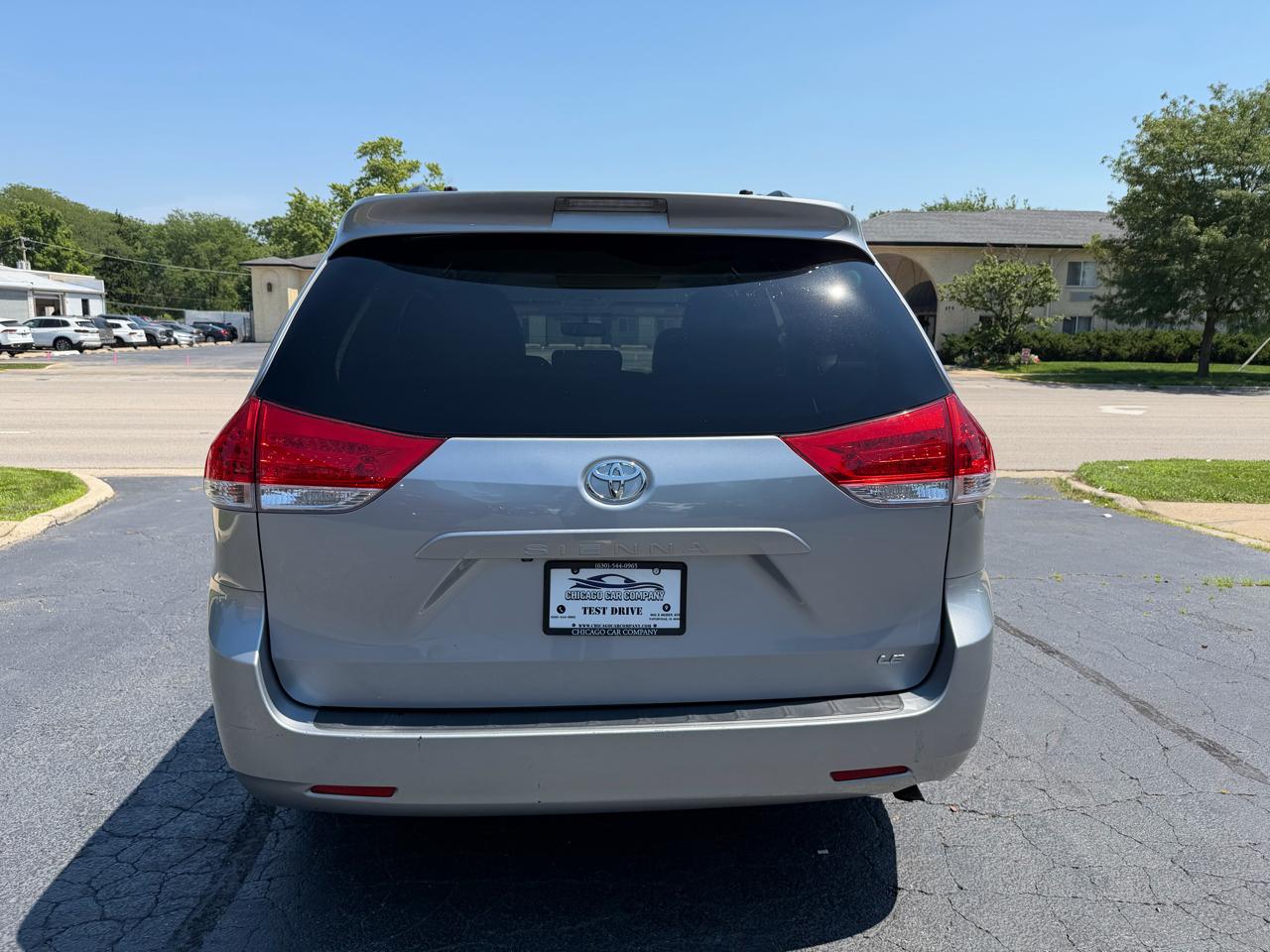 Toyota Sienna 5dr 8-Pass Van V6 LE FWD (Natl) 2014